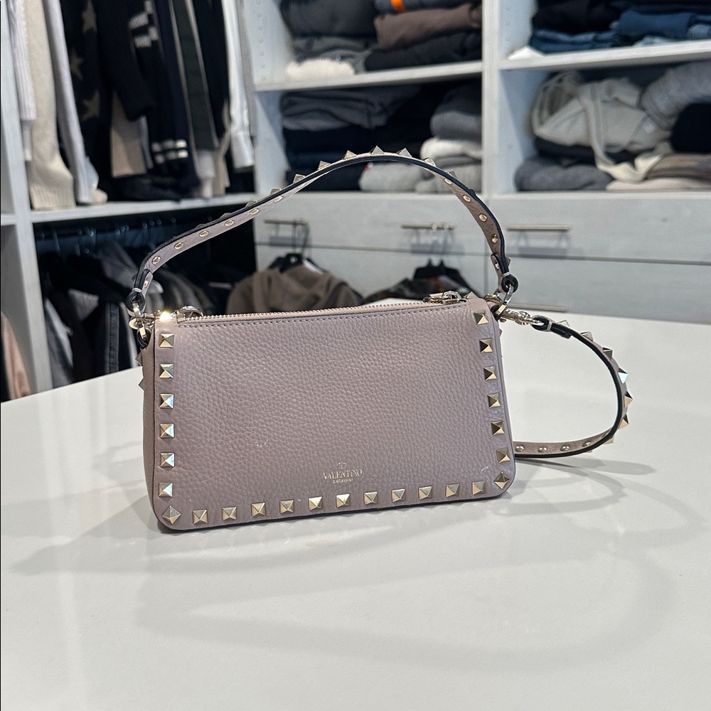Valentino Garavani Taupe Pebbled Leather Rockstud Crossbody